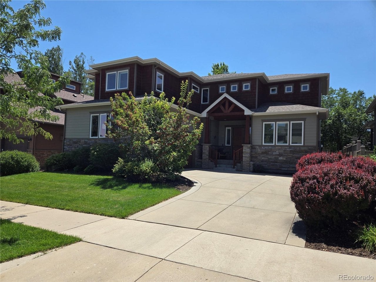 4570 Sprucedale Pl — photo