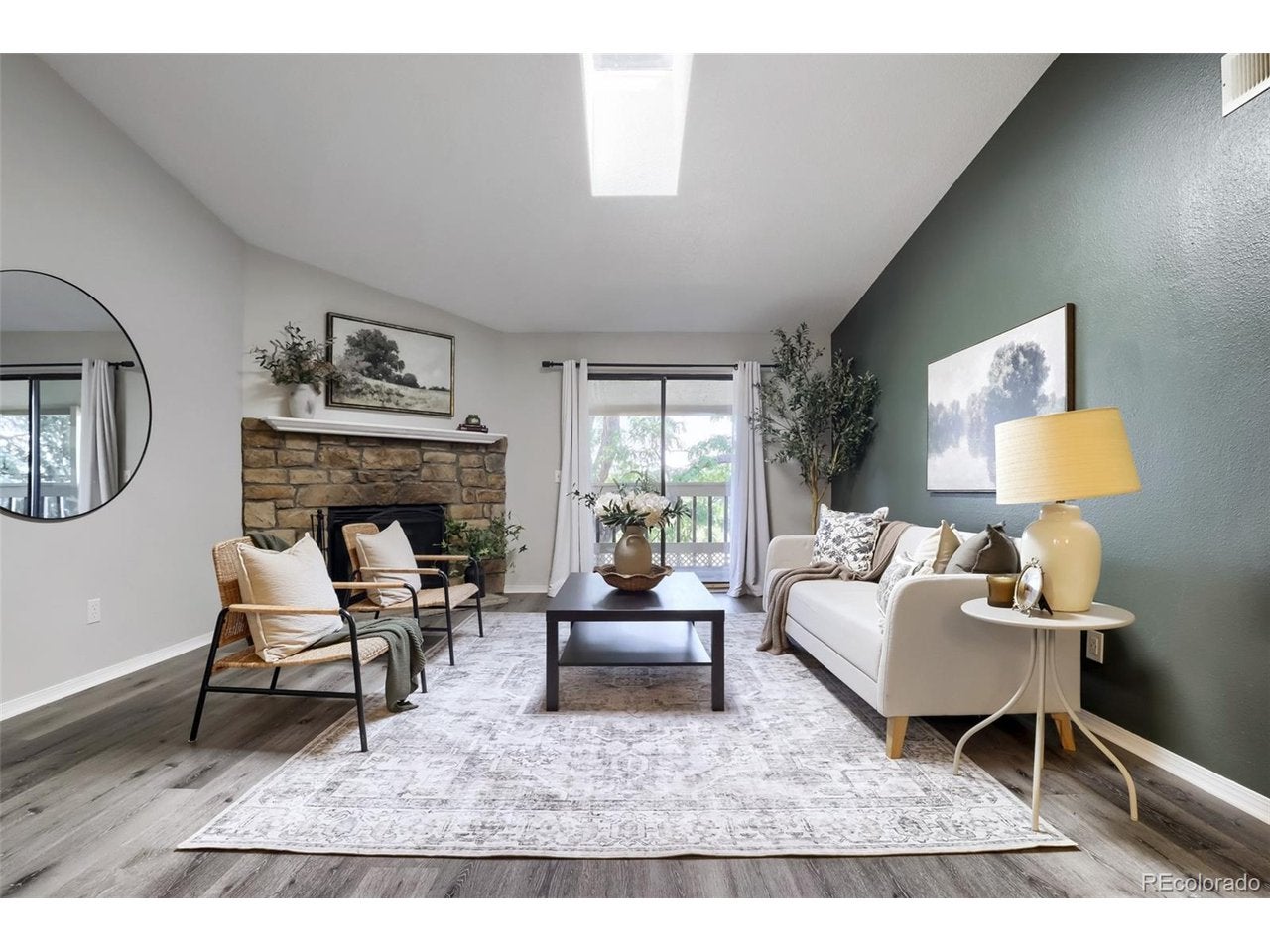 8225 Fairmount Dr 4-202 — photo