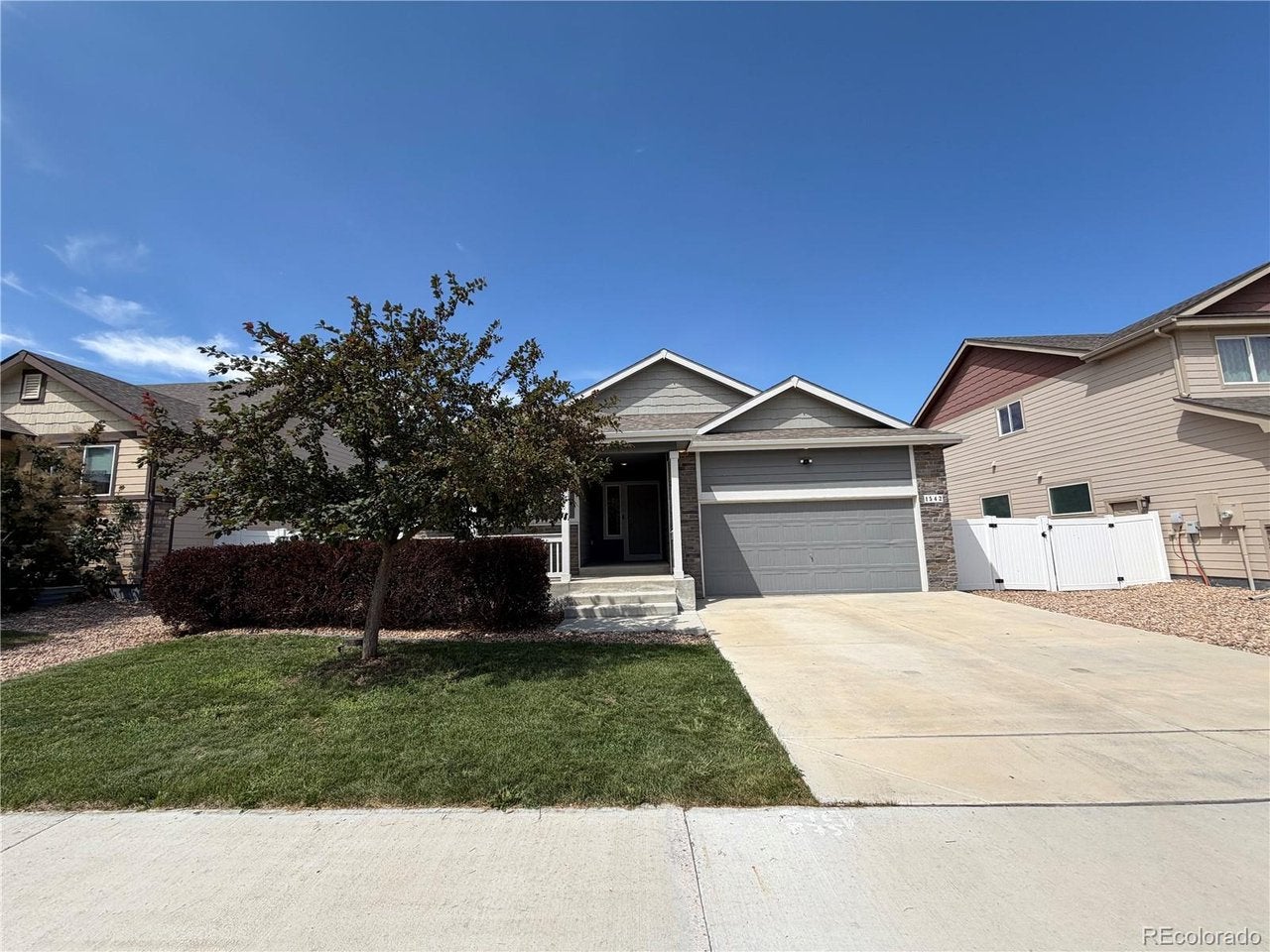 1542 Water Vista Ln — photo