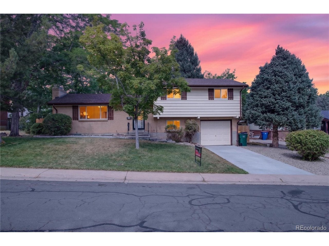 6241 S Garfield Dr — photo