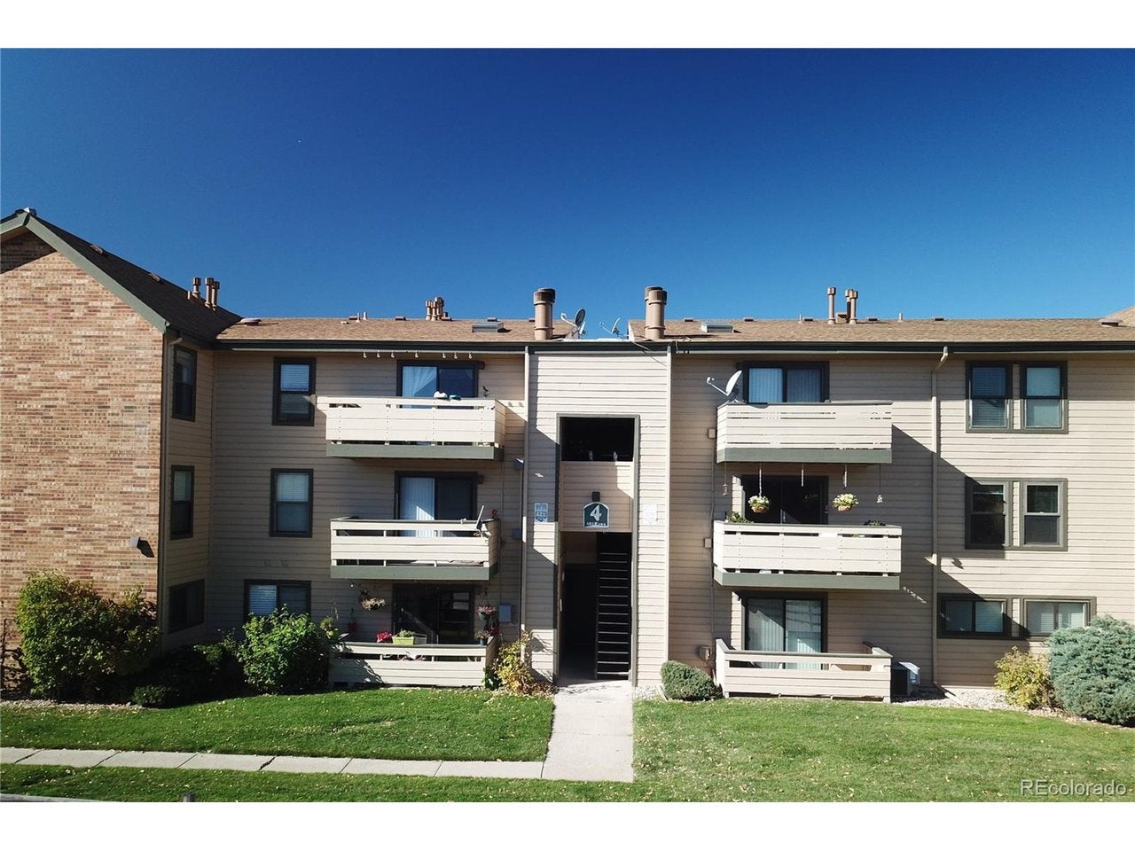 430 Zang St 4-105 — photo
