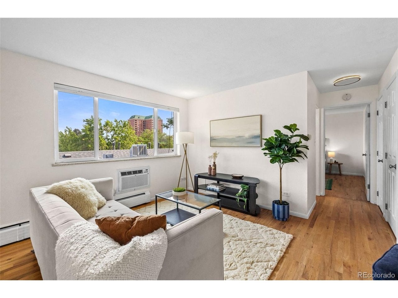 21 N Washington St 304 — photo