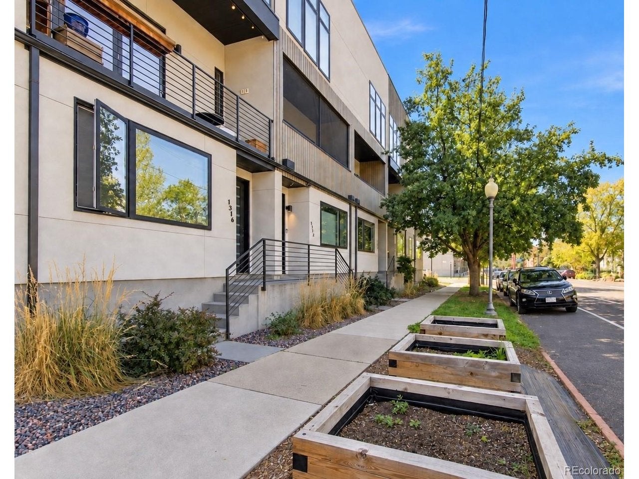 1310 E 22nd Ave — photo