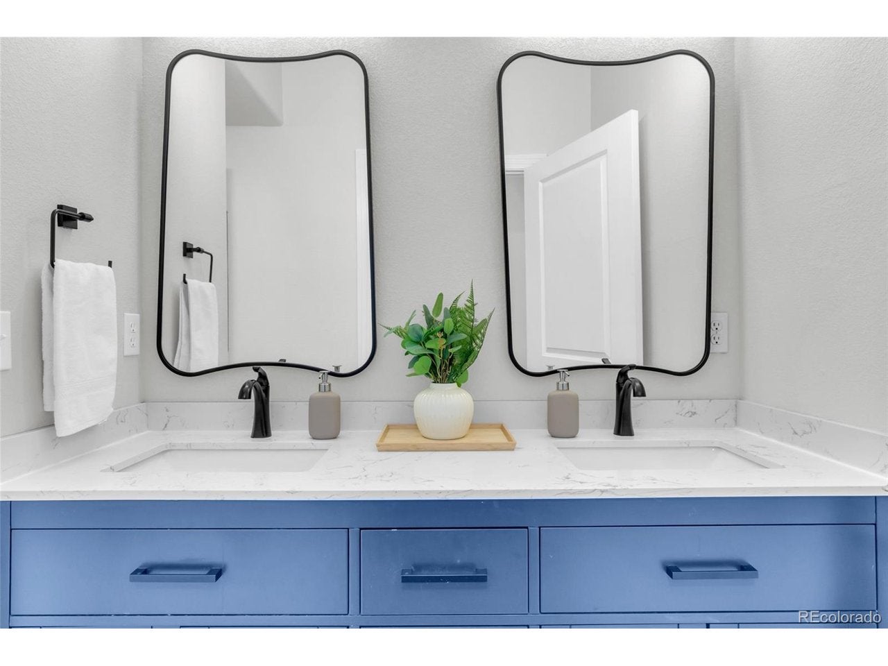 9039 E Panorama Cir C309 — photo
