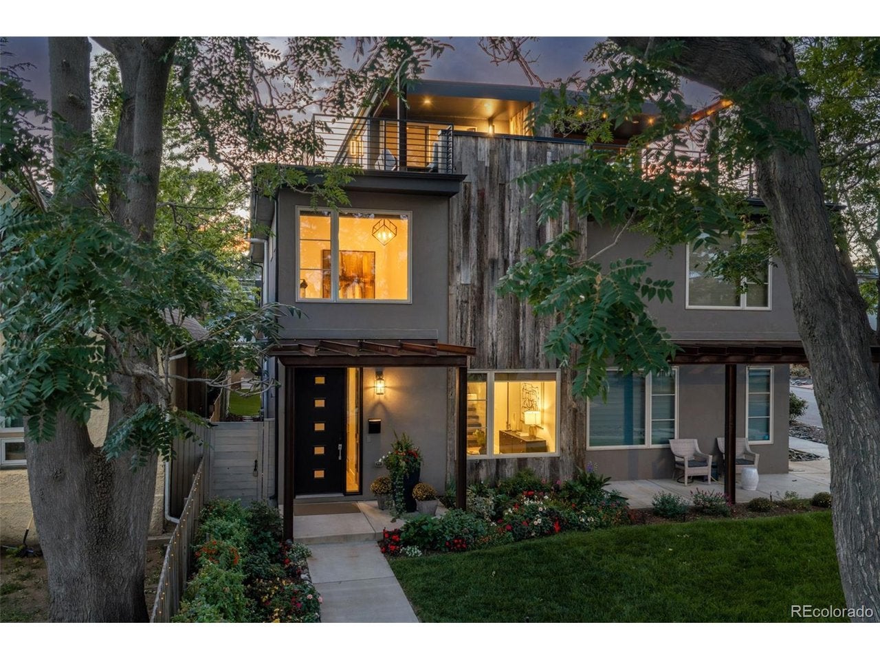 3855 Jason St — photo