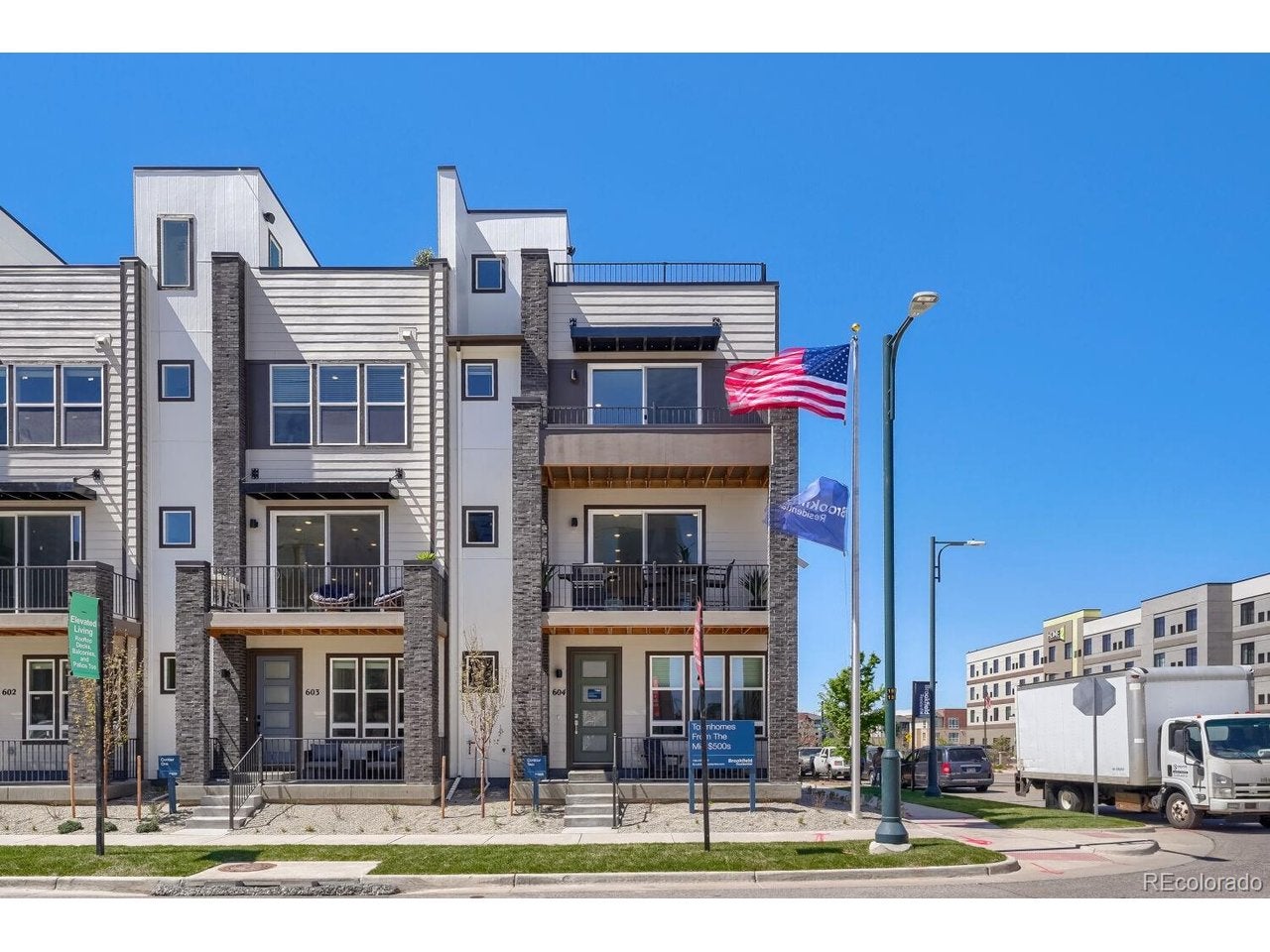 9200 E 47th Ave 201 — photo