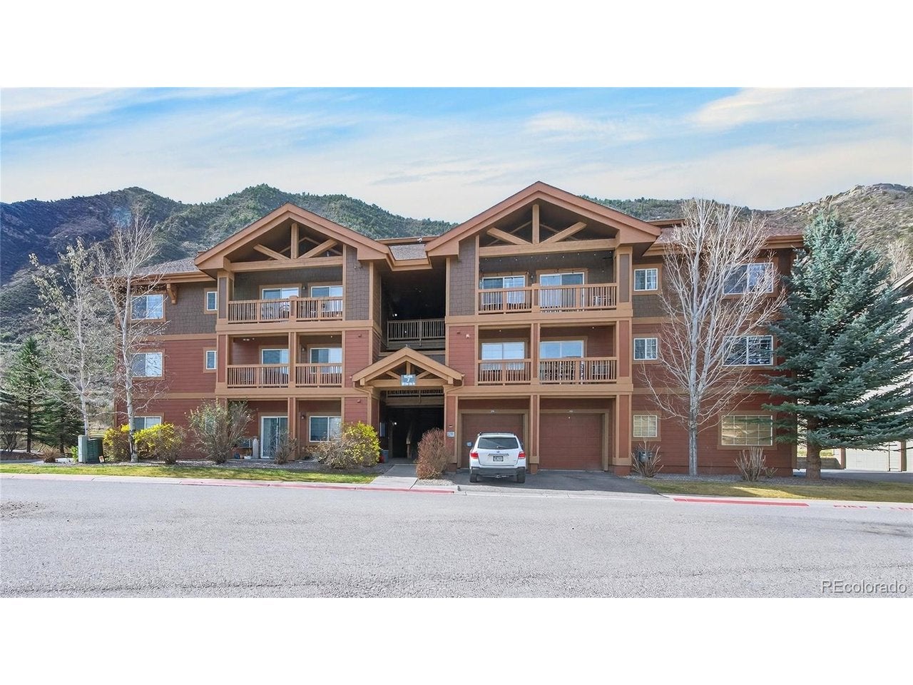 560 River View Dr 706 — photo
