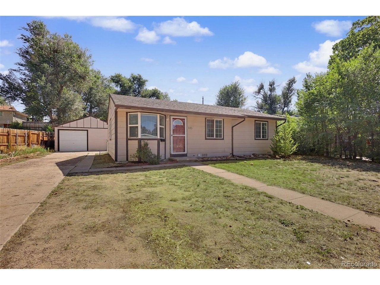 105 Linden Dr — photo