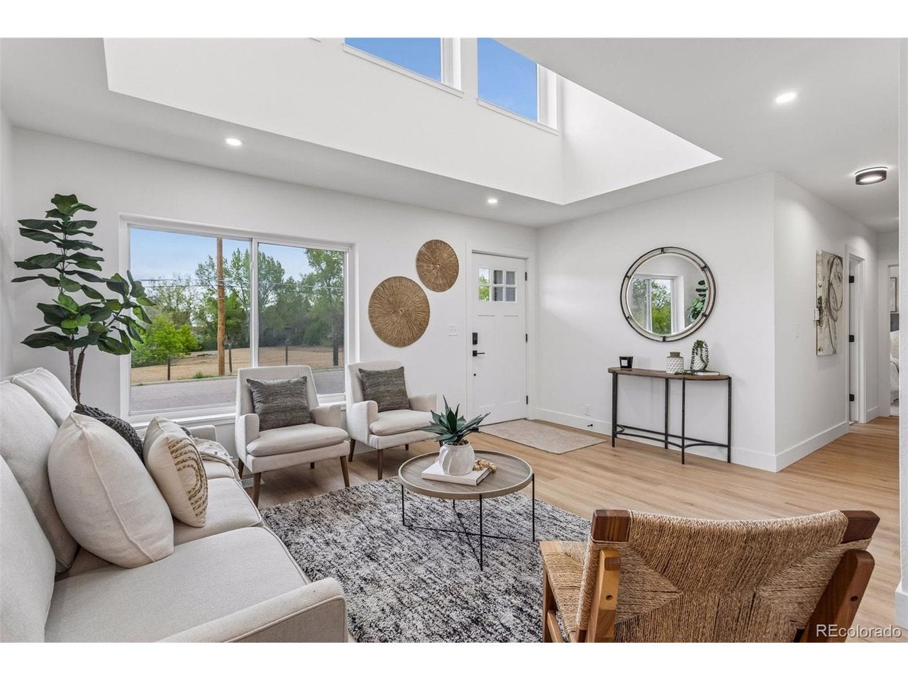 1474 W Lake Ave — photo