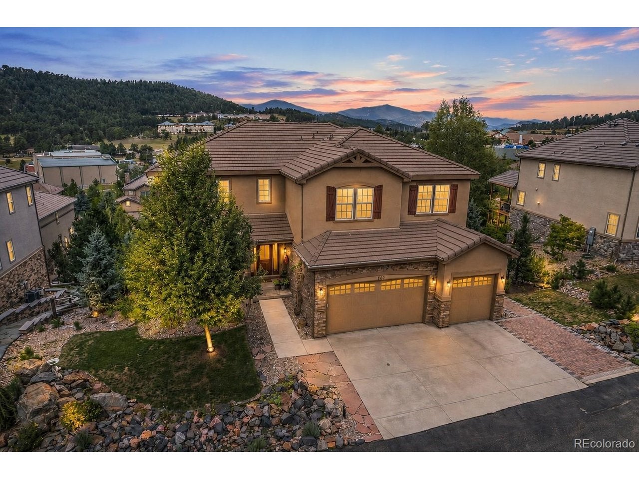860 Elk Rest Rd — photo