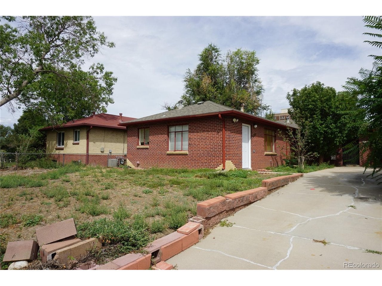 5209 E Thrill Pl — photo