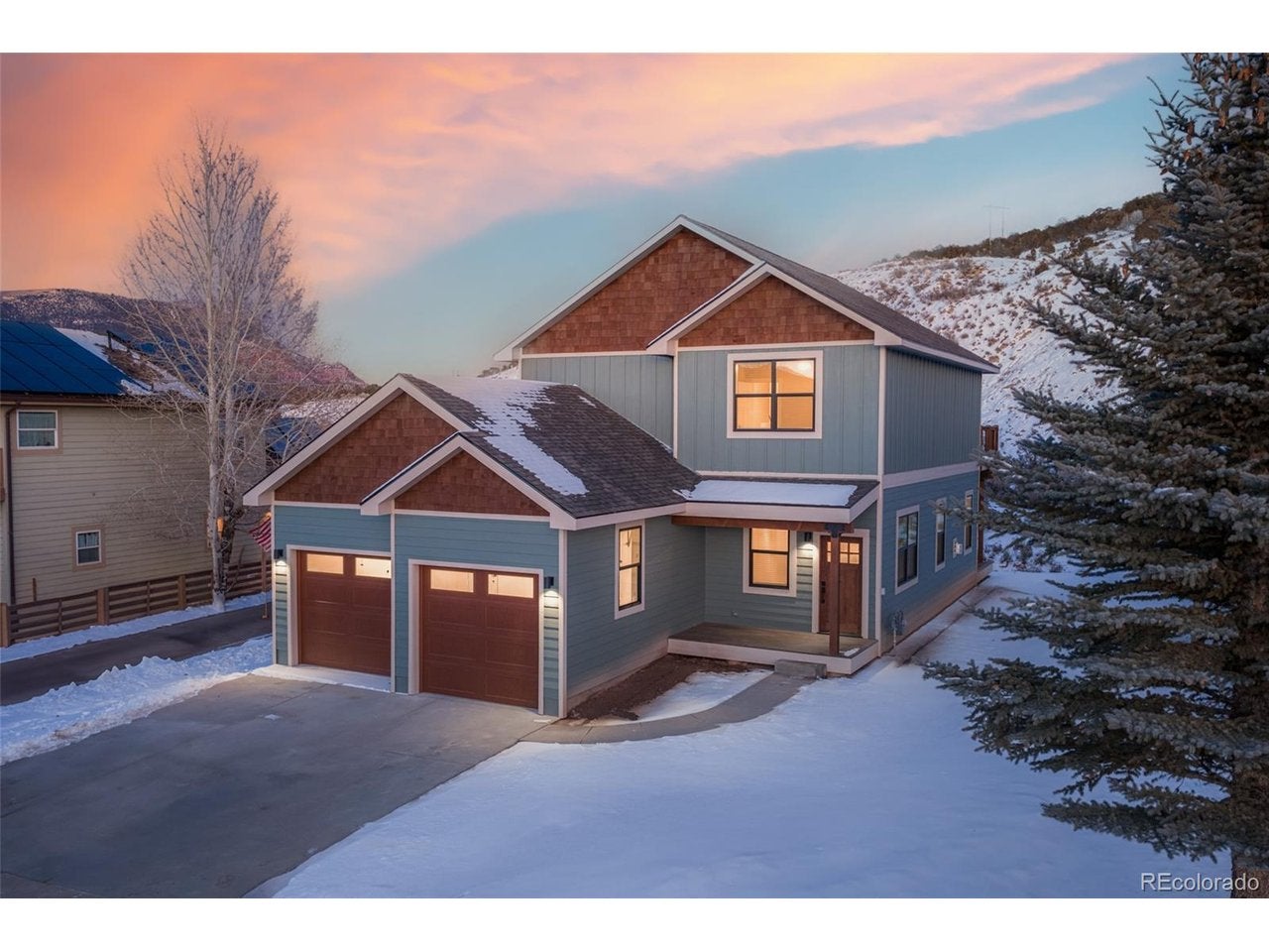 378 Bluffs Dr — photo