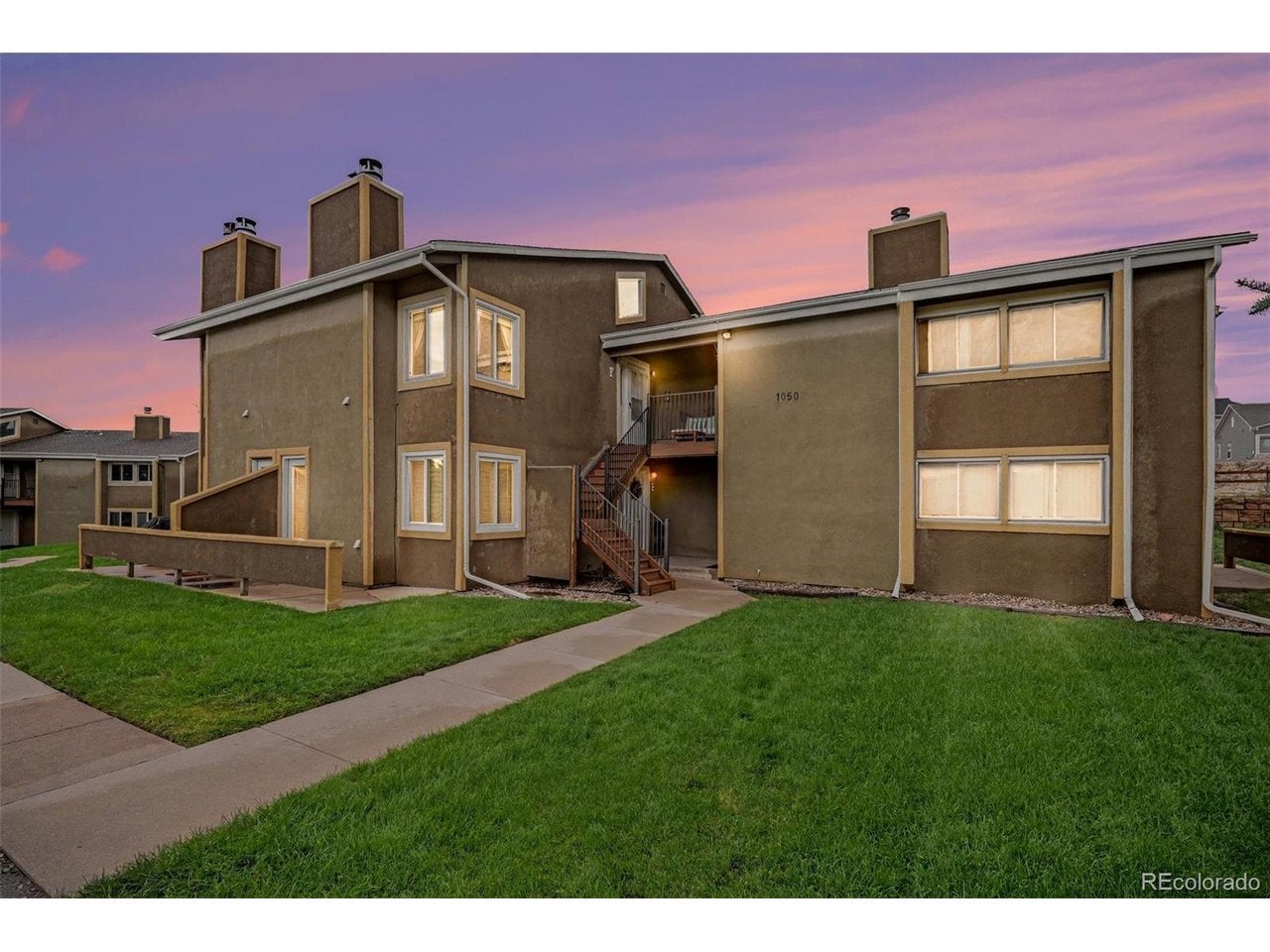 1050 Magic Lamp Way E — photo