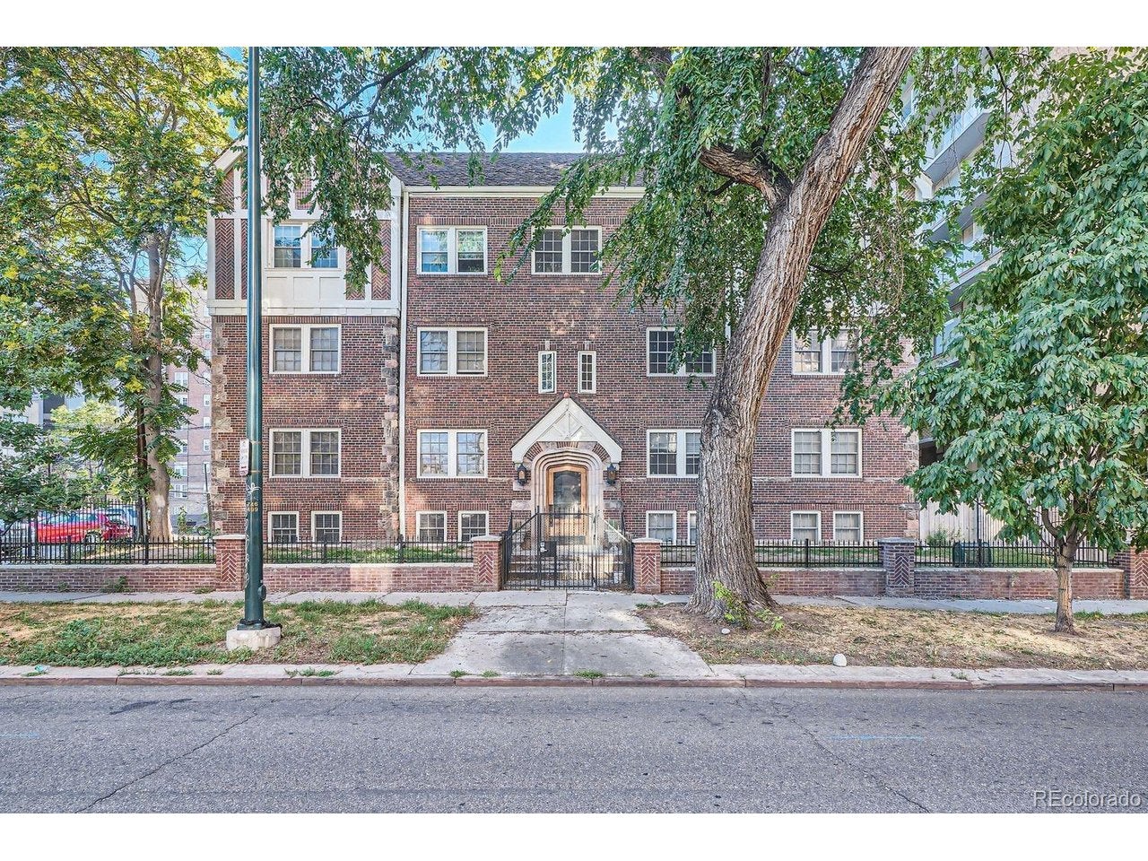963 N Logan St 11 — photo