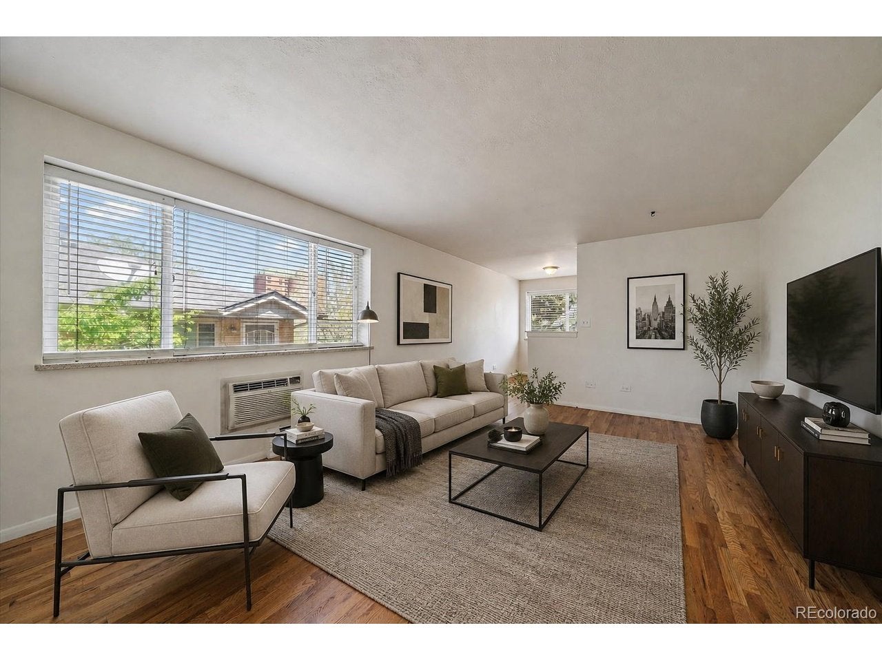 21 N Washington St 202 — photo
