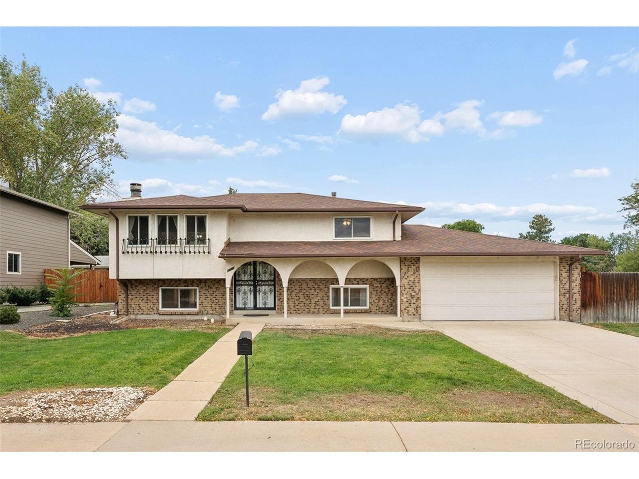 1203 S Holland Ct — photo