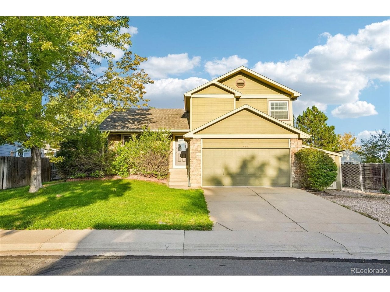12271 Dahlia Ct — photo