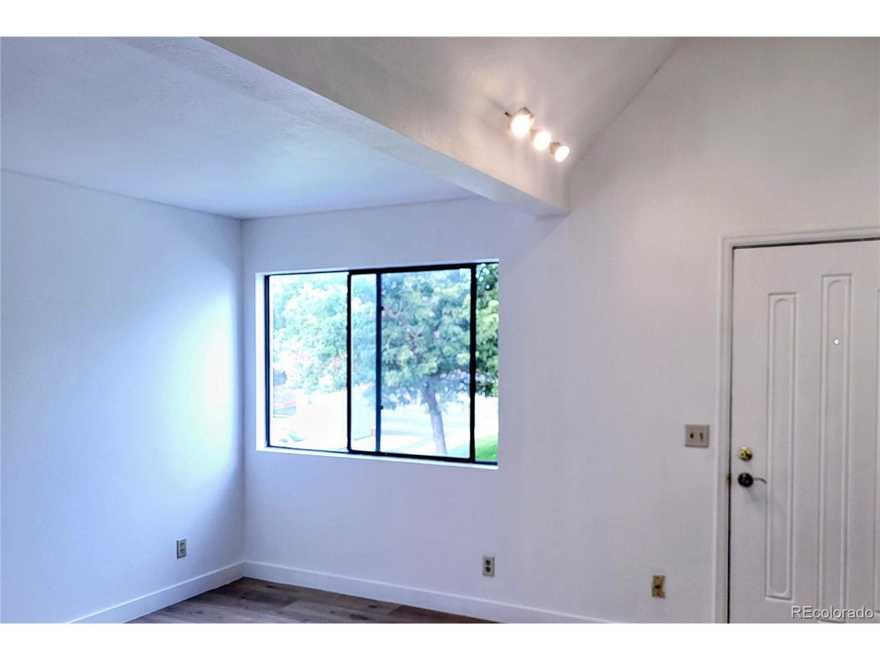 8701 Huron St 5-210 — photo