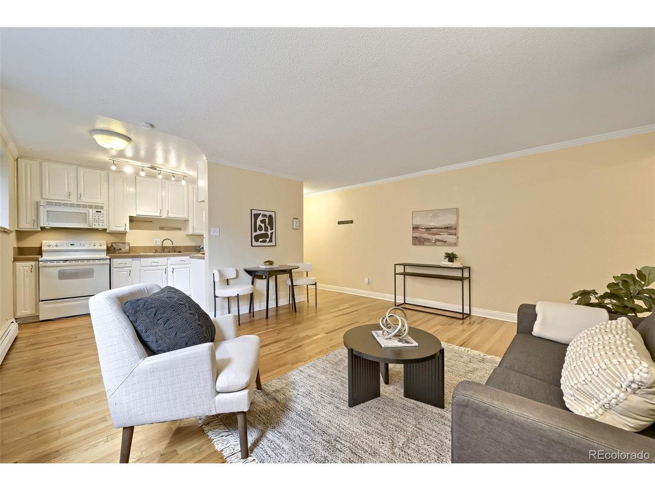 1242 Gaylord St 103 — photo