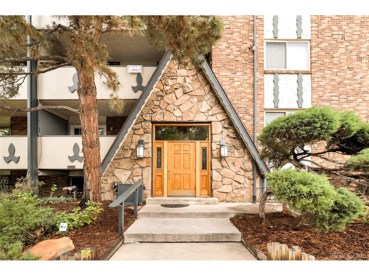 1260 York St 206 — photo