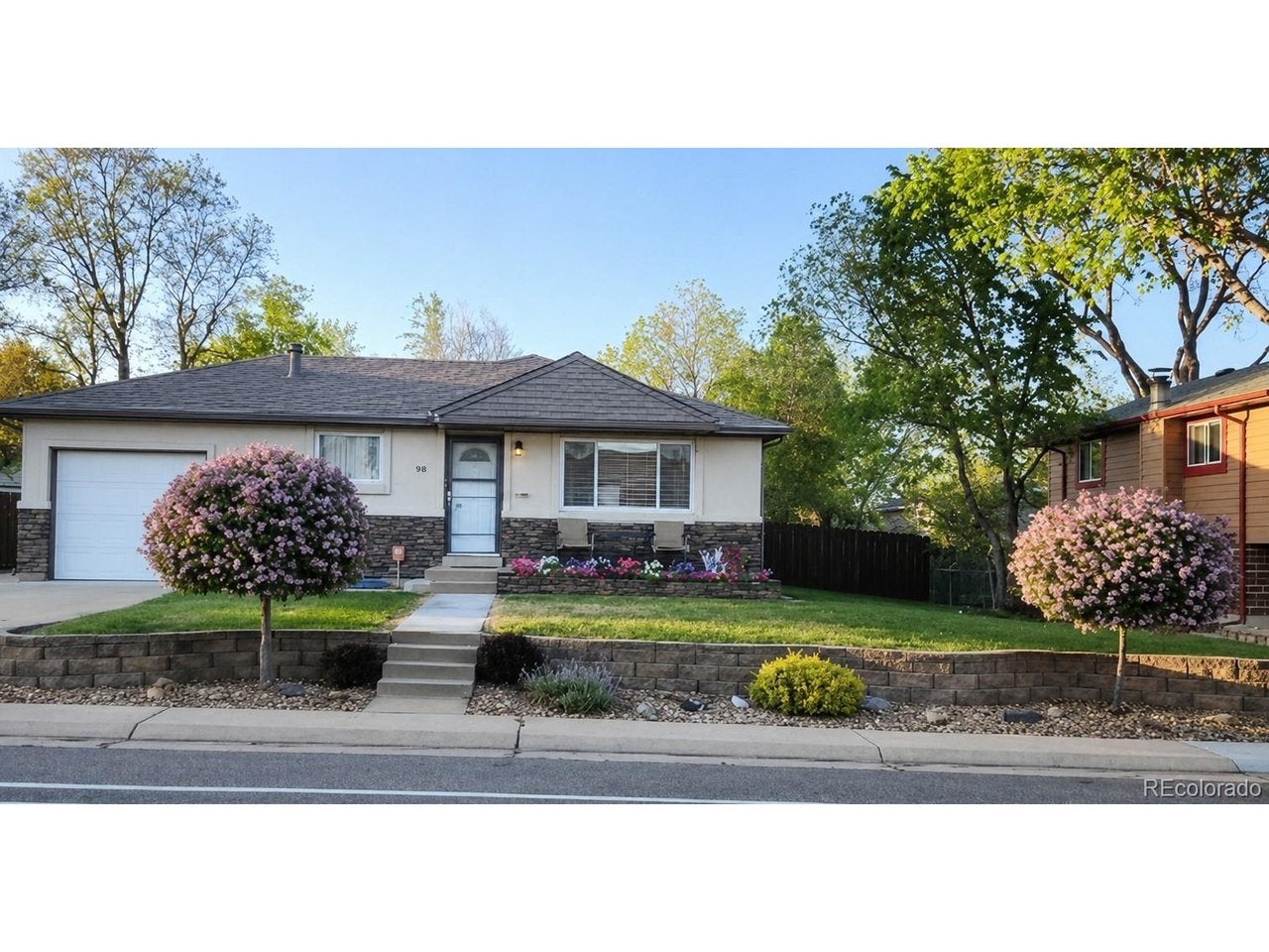 841 Phillips Dr — photo