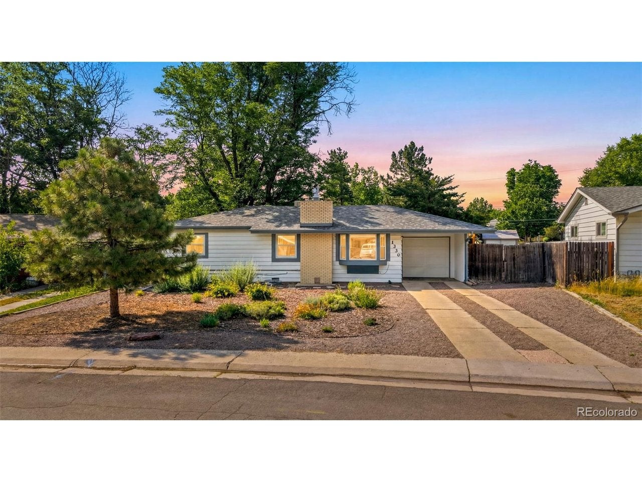 1330 S Ivanhoe Way — photo
