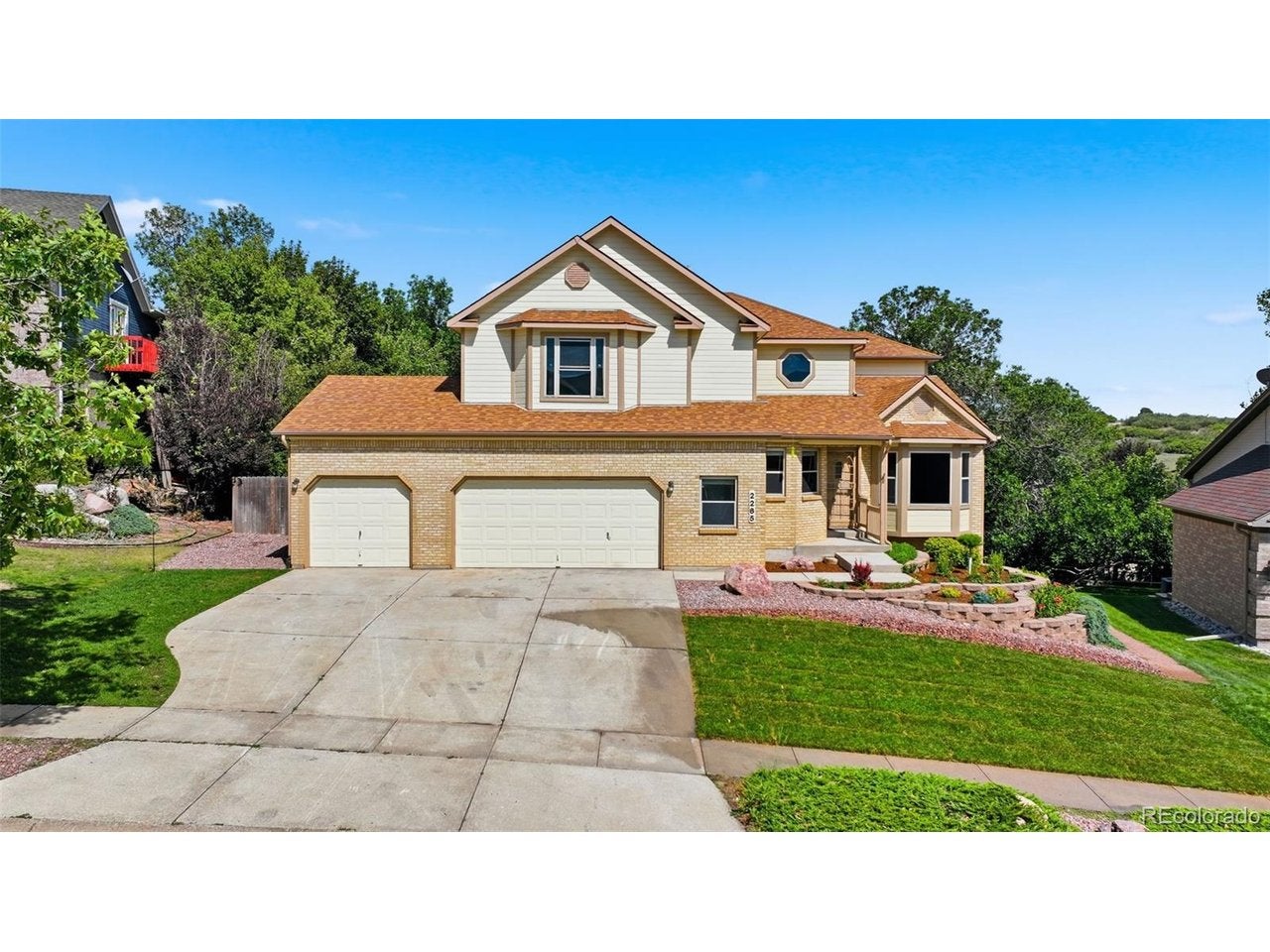 2265 Cloverdale Dr — photo