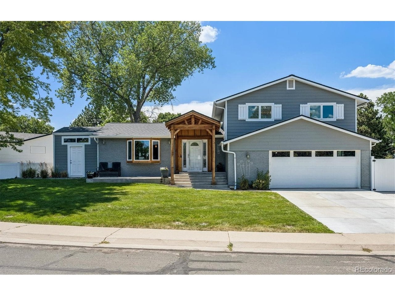 11701 Harrison St — photo