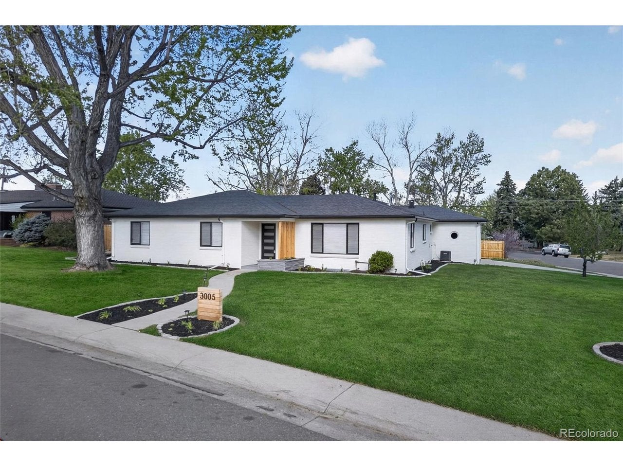 3005 S Race St — photo