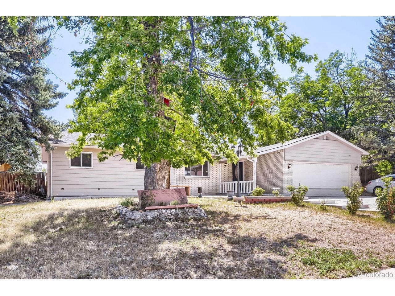 11046 Livingston Dr — photo