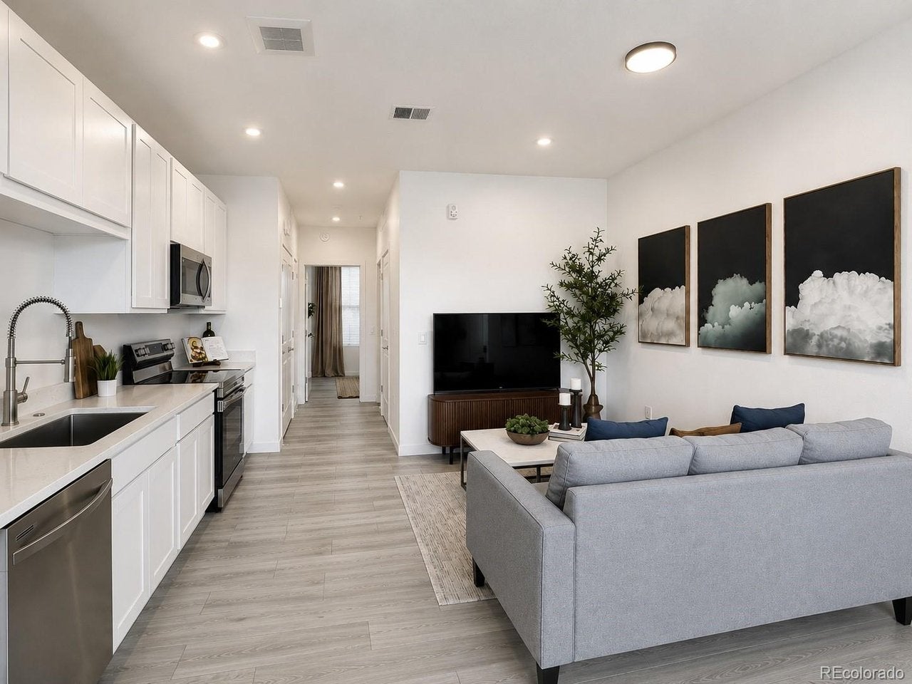 1634 N Sheridan Blvd B-105 — photo