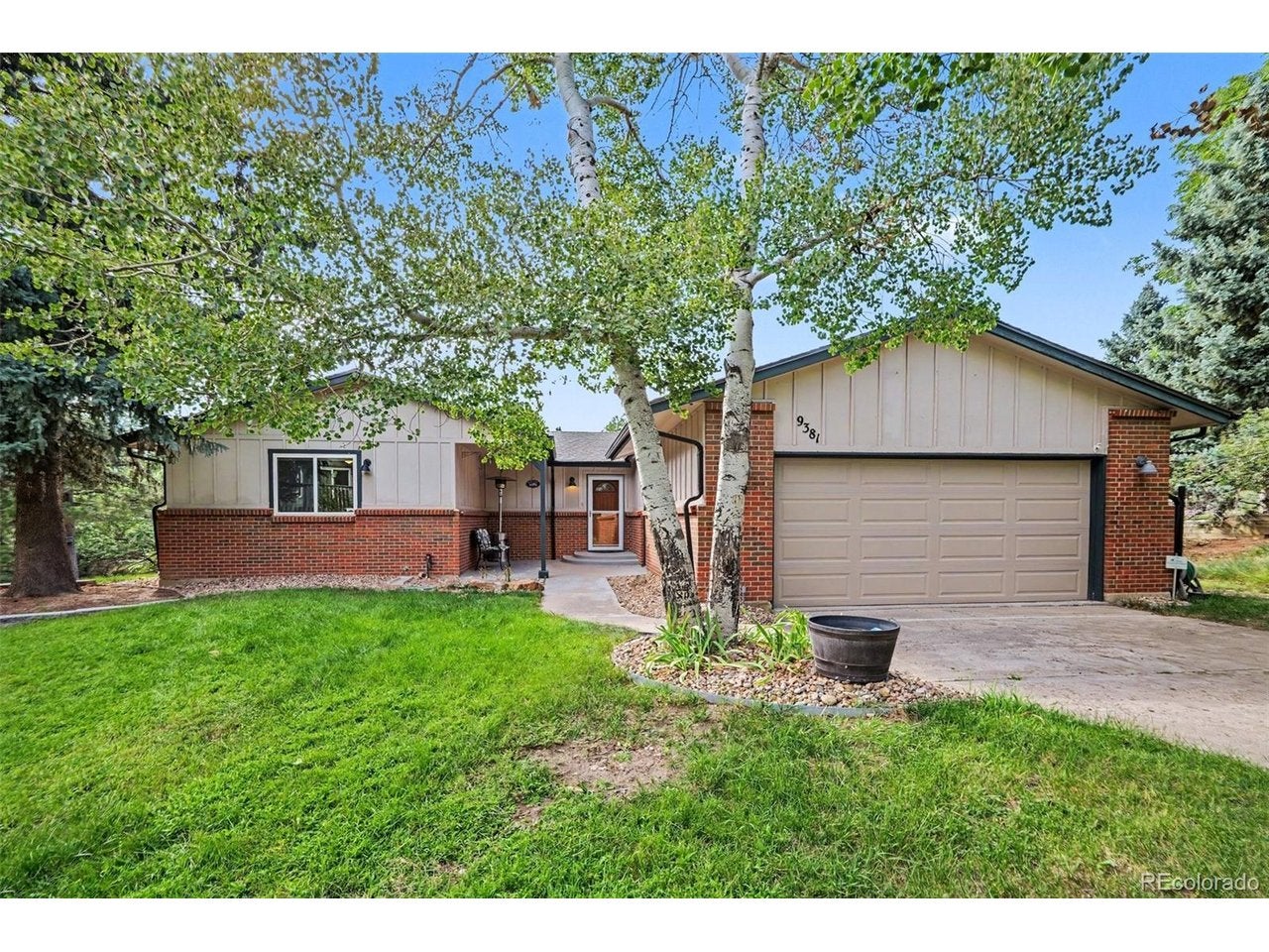 9381 Mcshane Ct — photo