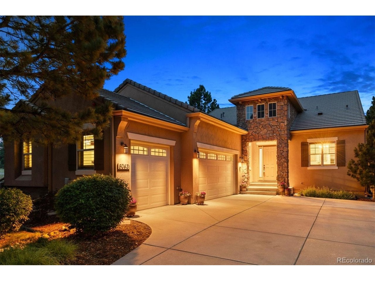 5043 Vermillion Dr — photo