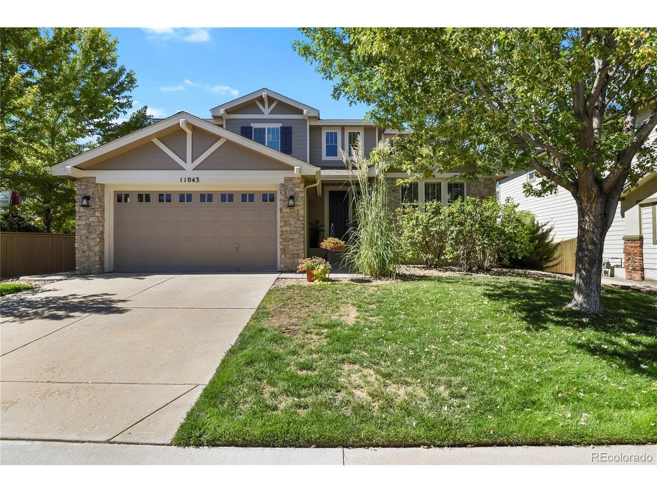 11043 Grayledge Cir — photo