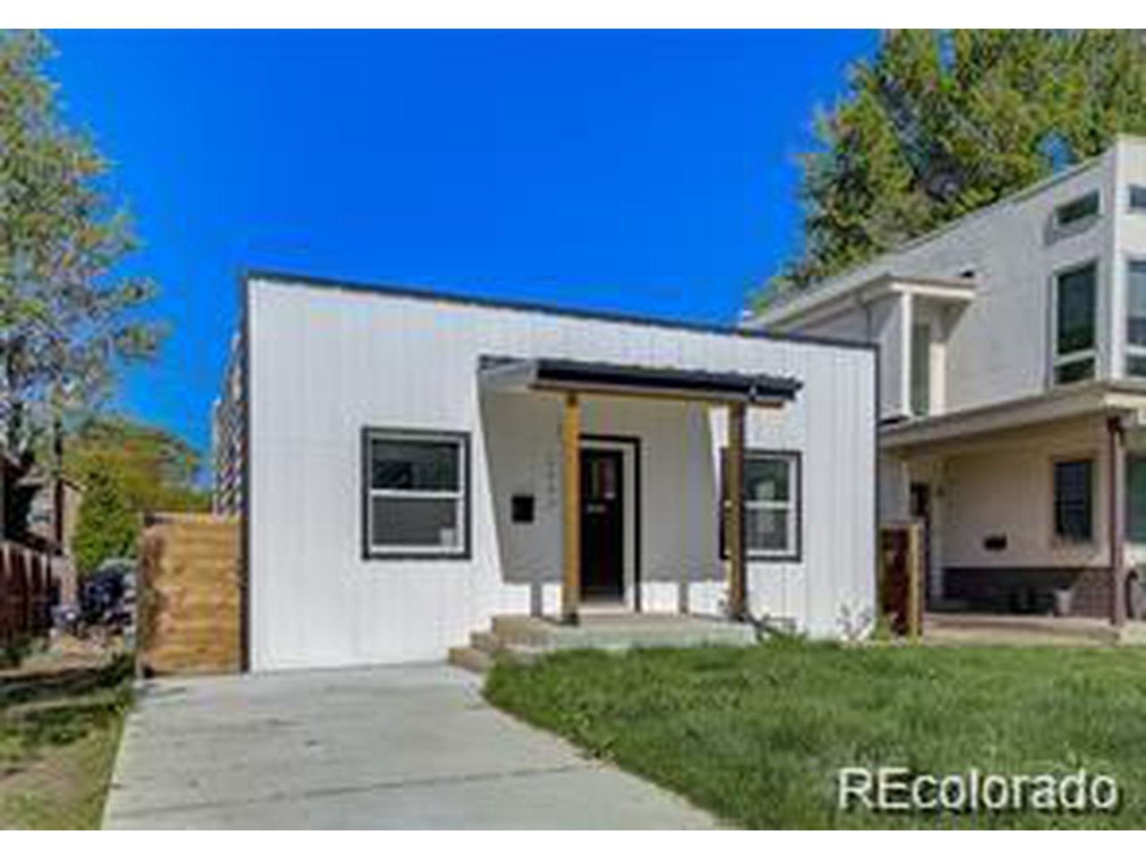 2443 S Williams St — photo