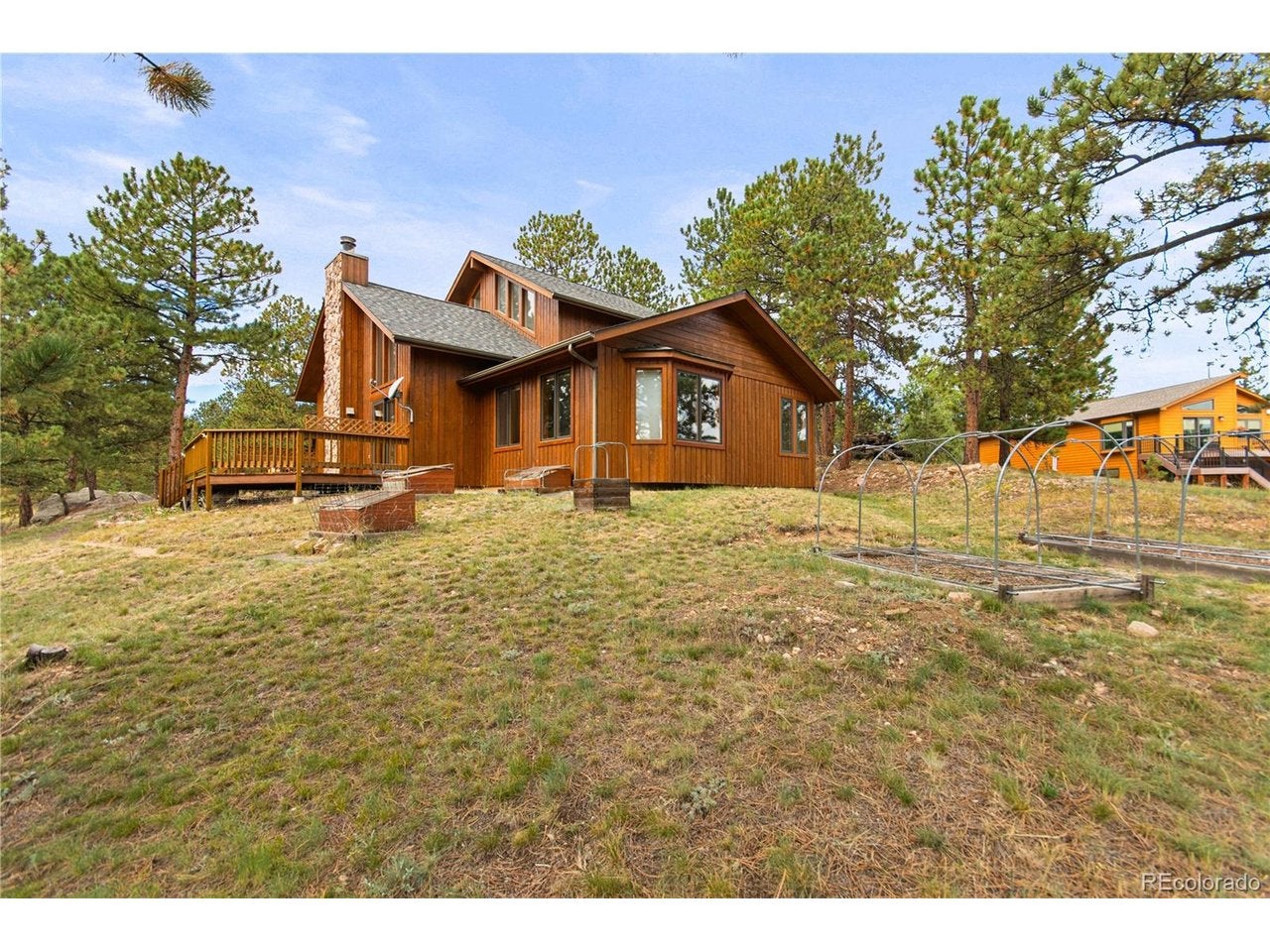 1053 Yellow Pine Dr — photo
