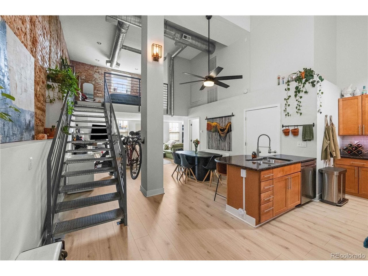 4105 Tejon F — photo