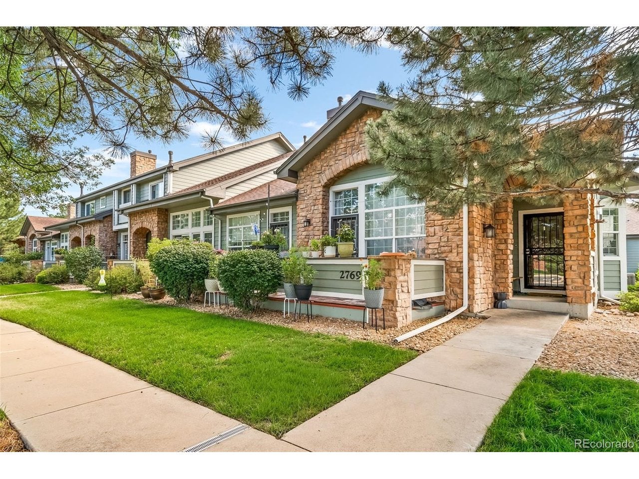 2769 W Greens Ct — photo