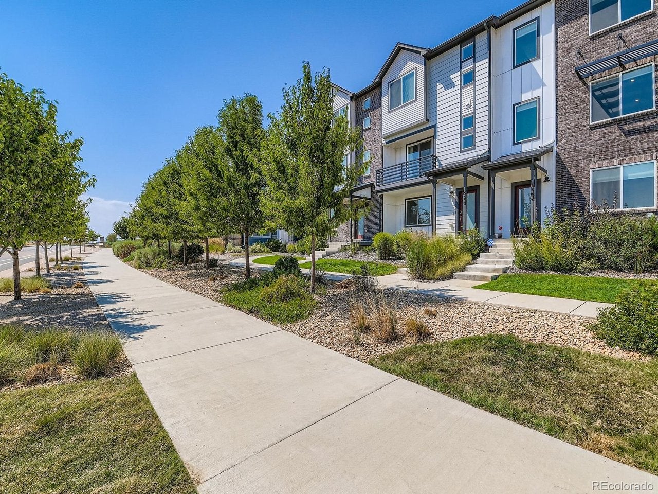 16558 Shoshone Pl — photo