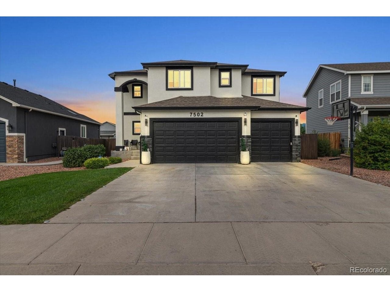 7502 Peachleaf Dr — photo
