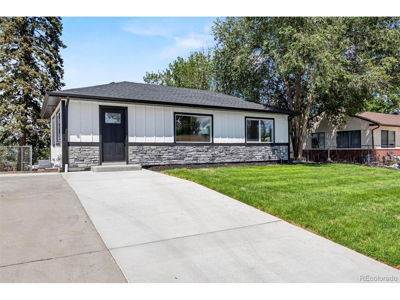 2131 W Gill Pl — photo
