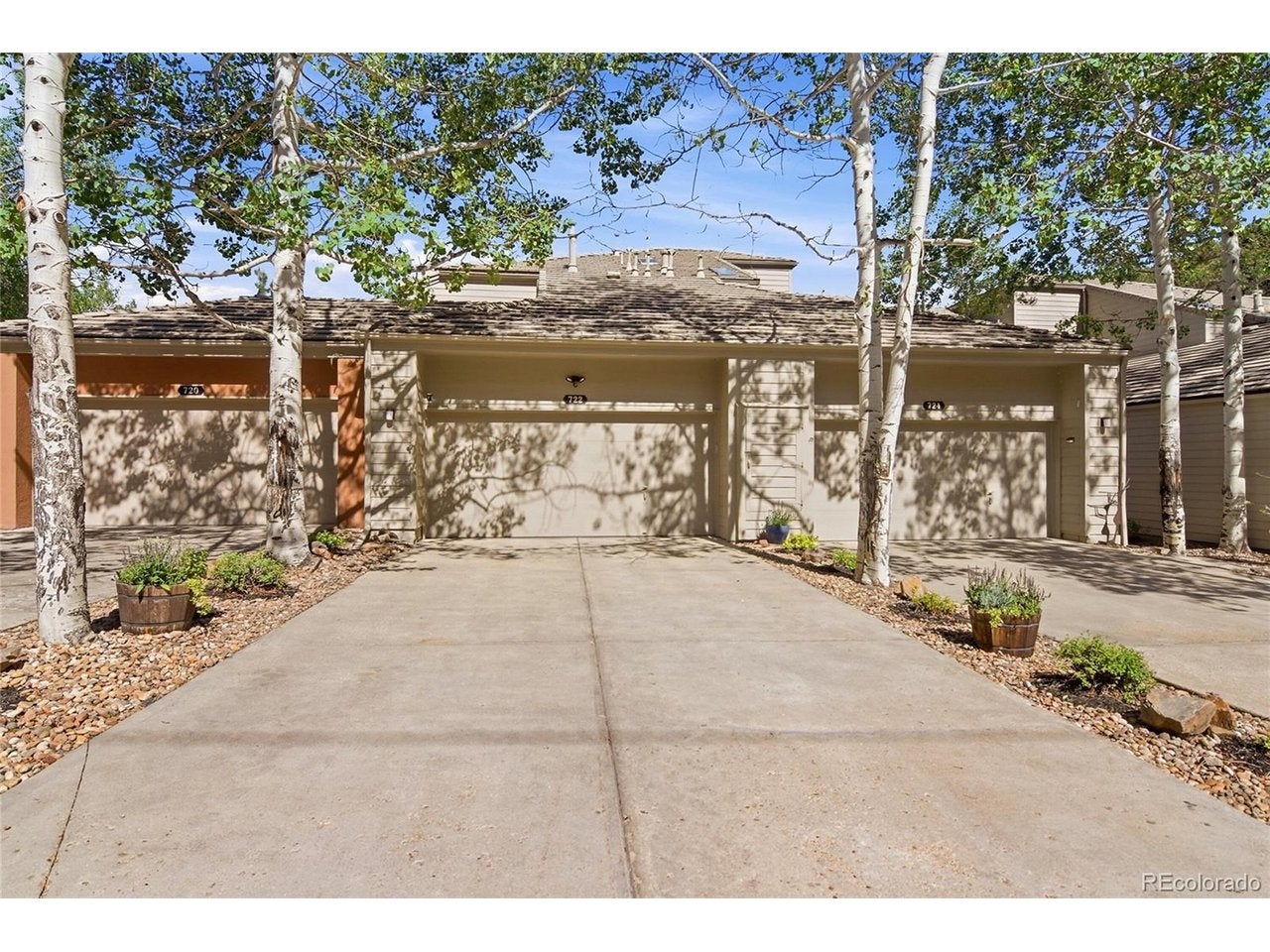 722 Ridgeside Dr — photo