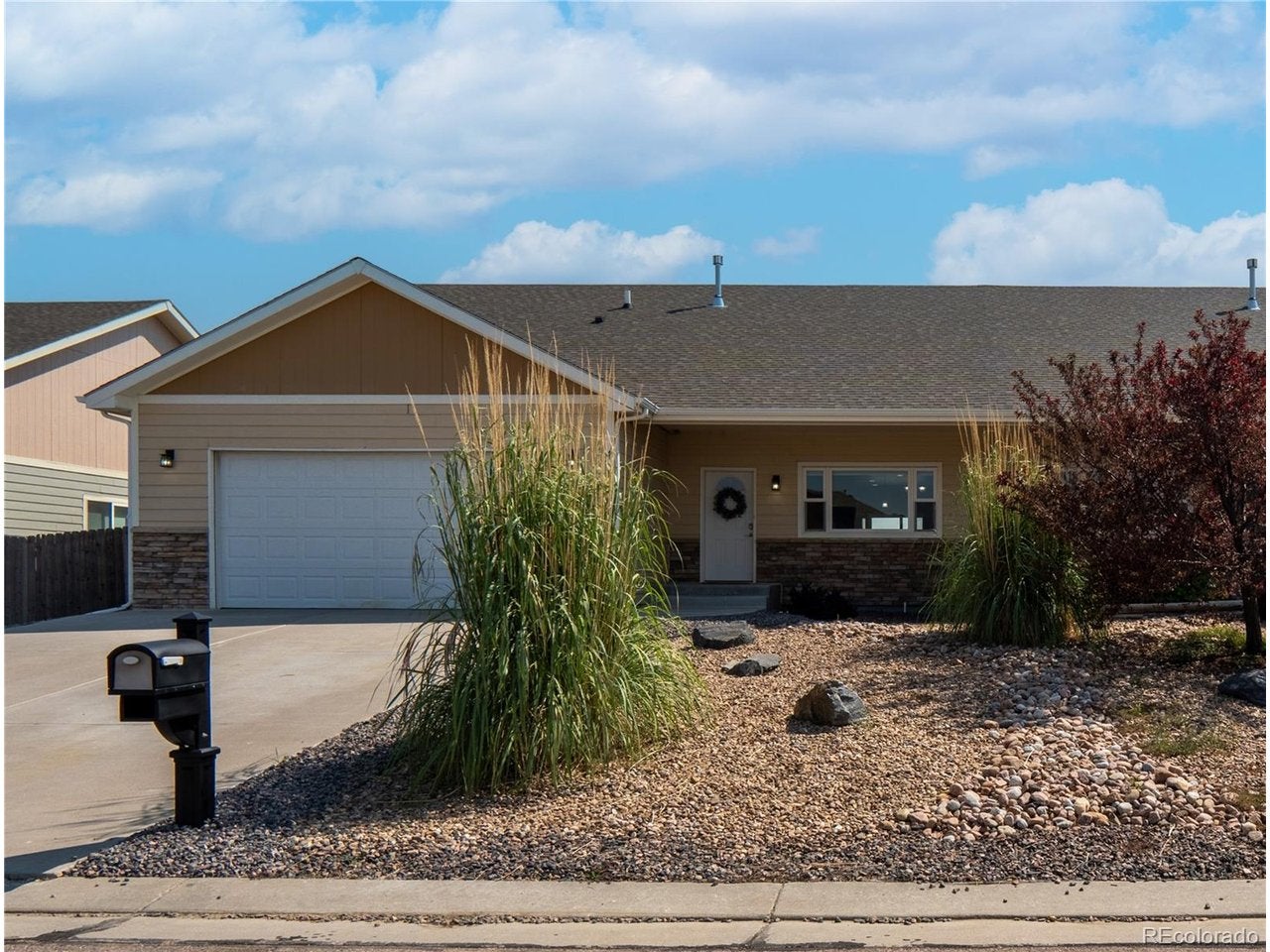 1050 Viewridge Rd — photo