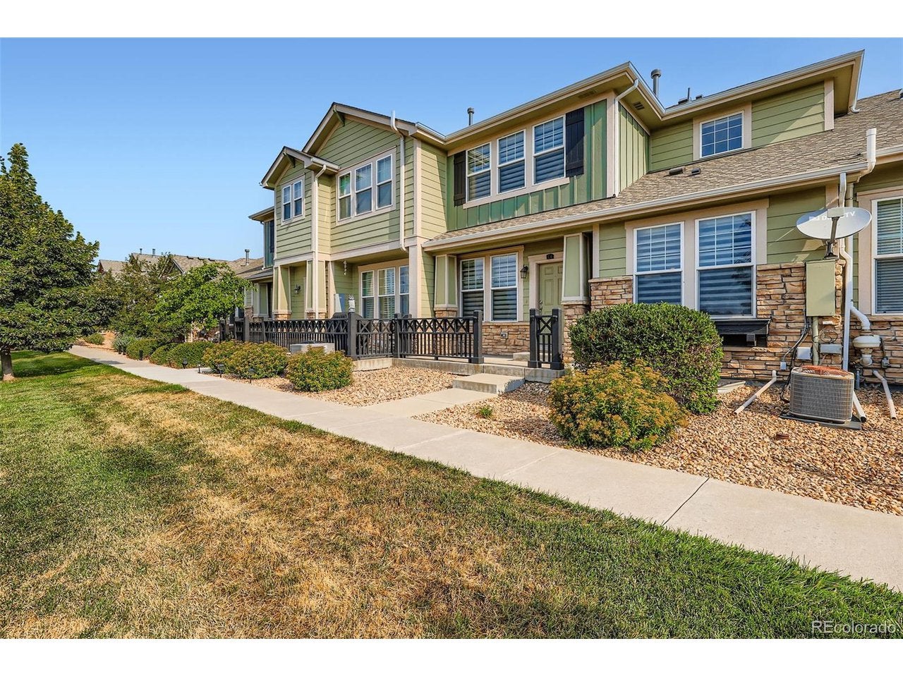 Home in Broomfield, CO 80023 — photo 2