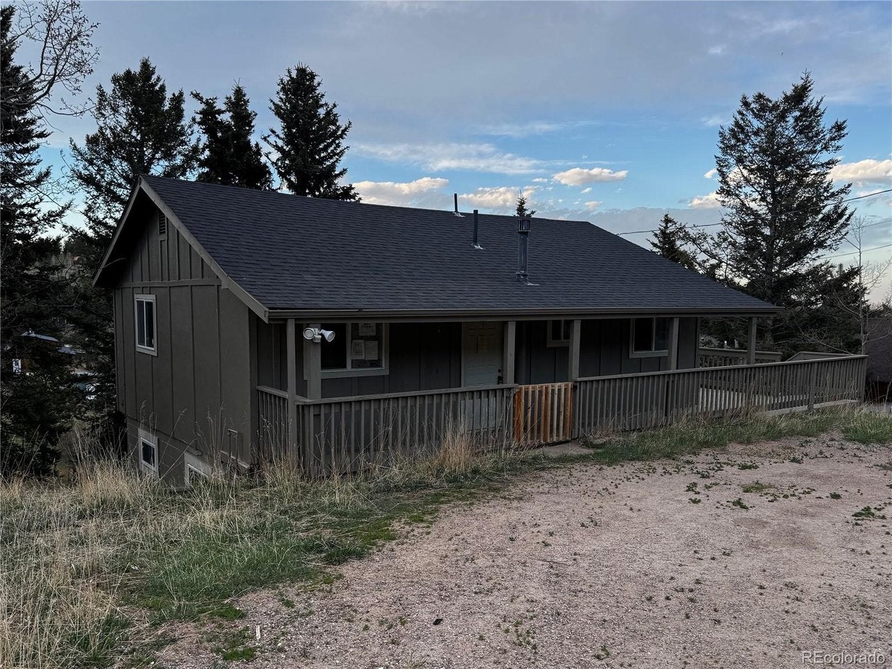 949 S Pine Dr — photo