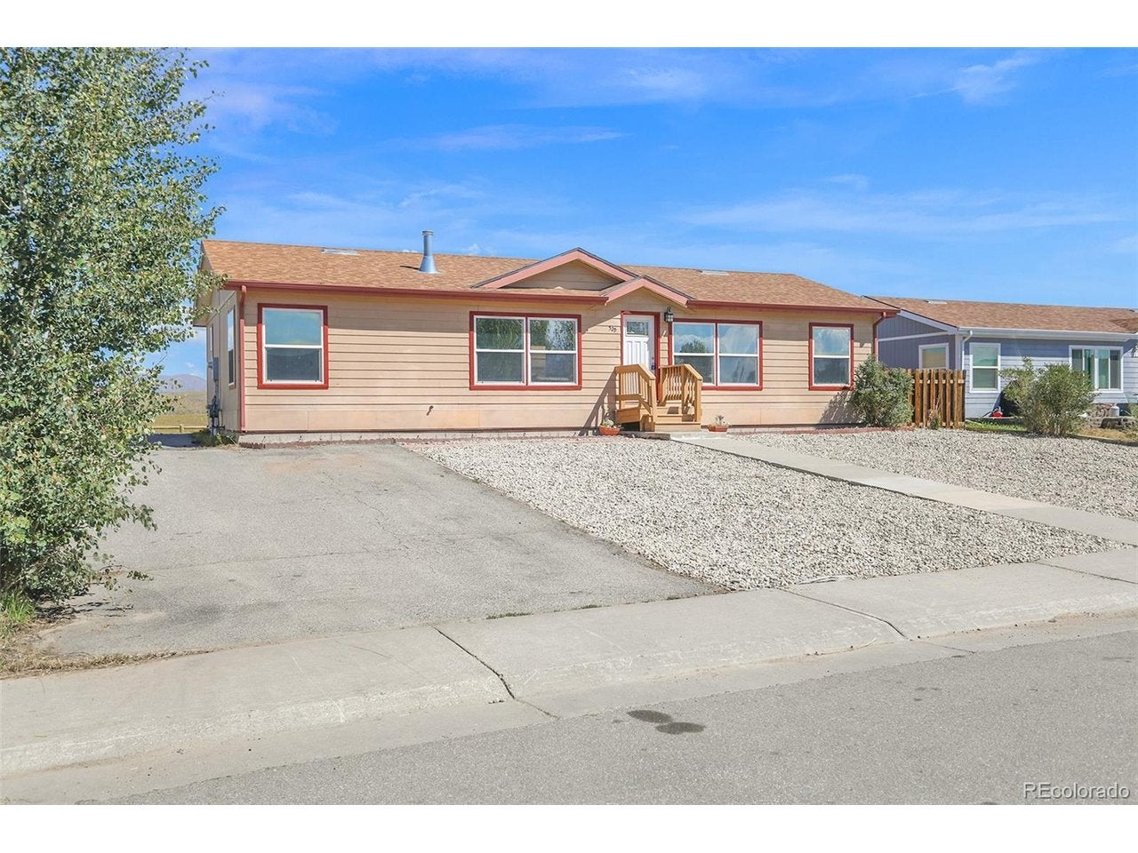 529 E Aspen Dr — photo