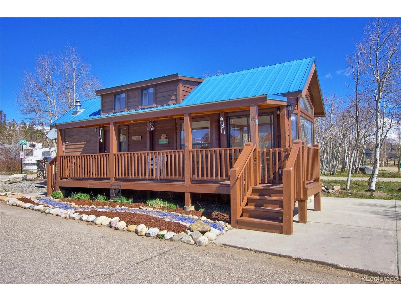 65 Sunshine Loop — photo
