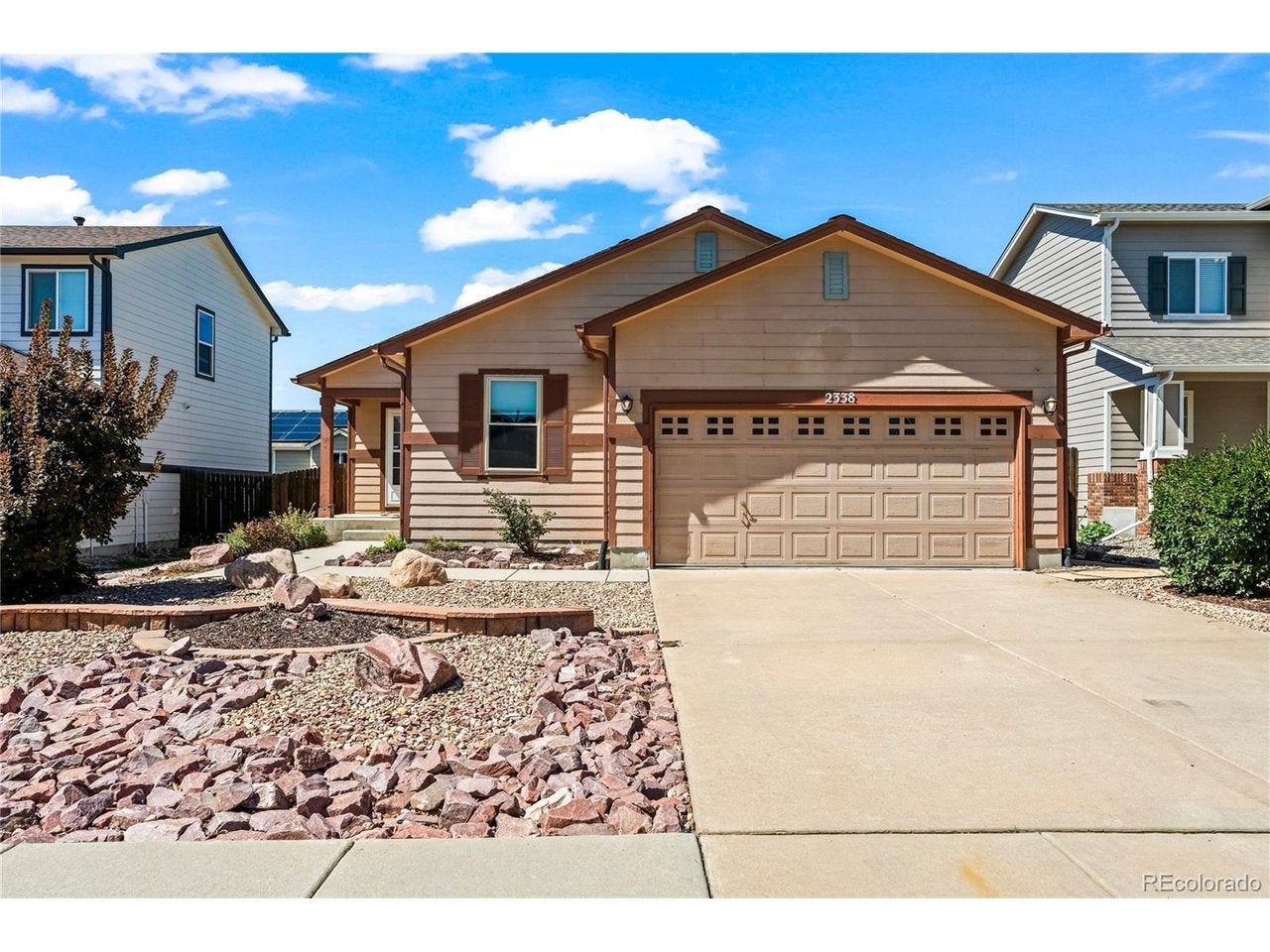2338 Jeanette Way — photo