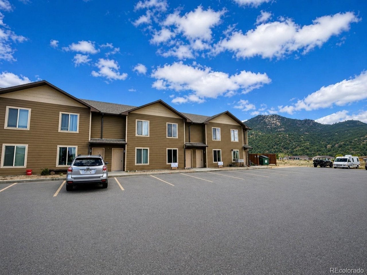 480 Antero Cir 2-2-06 — photo