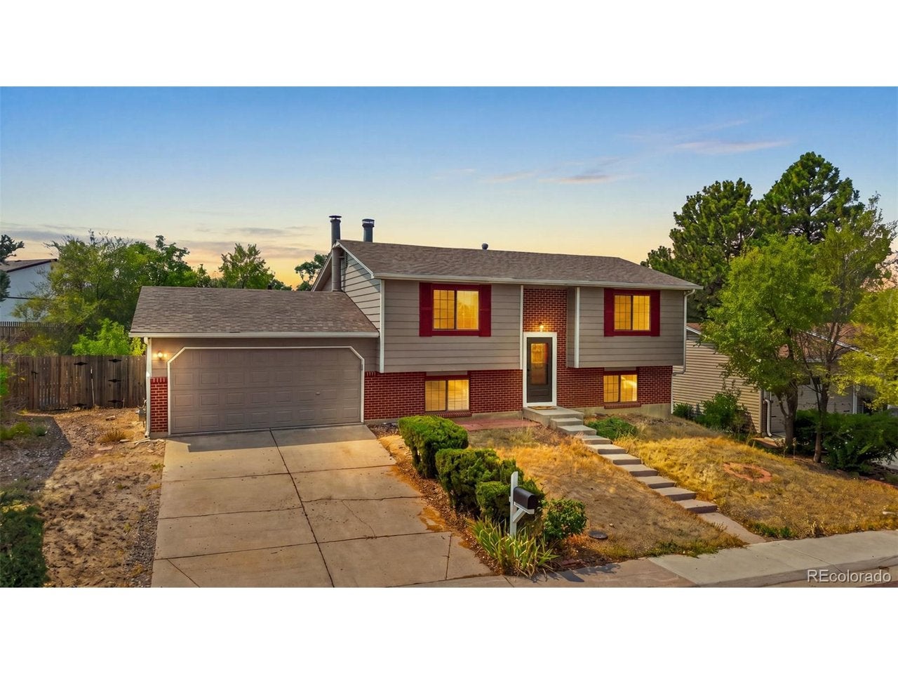 17958 E Oxford Dr — photo